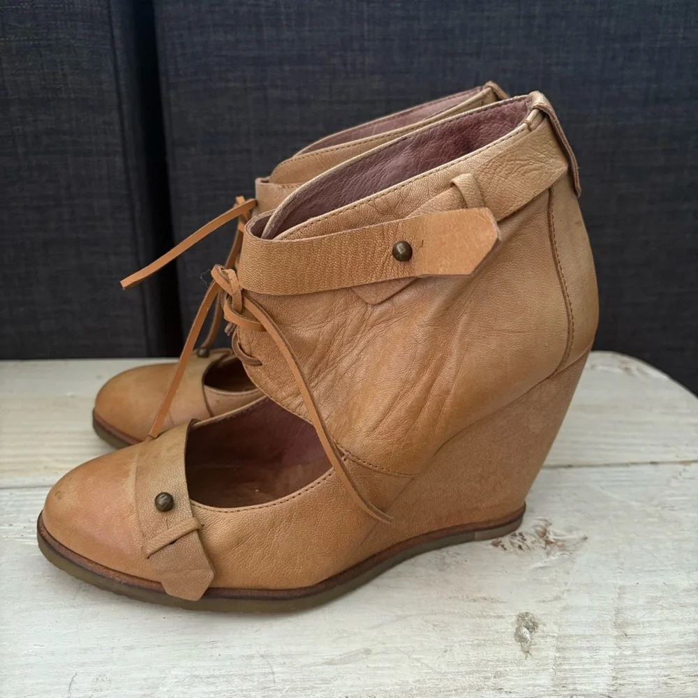 Anthropologie Lucky Penny Leather Wedges Camel Tan  Retro Sz. 39/8.5 Retail $179